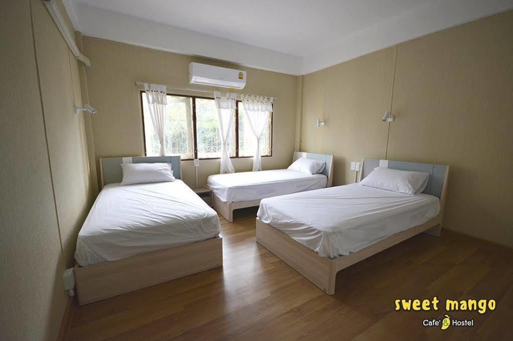 Oyo 743 Sweet Mango Cafe And Hostel Chiang Mai Buitenkant foto